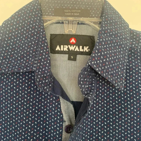 Mens Airwalk short sleeve shirt navy blue printed size small perfect condition - Picture 2 of 3